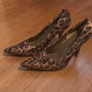 Chinese Laundry pointed cheetah heels